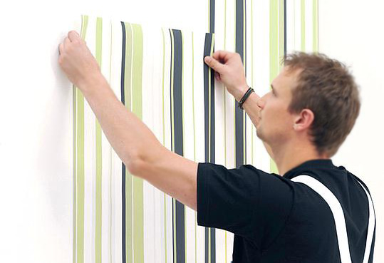 Comment coller le papier peint?