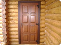 Portes d'entrée en bois