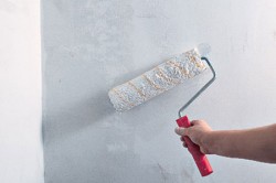 murs d'apprêt pour papier peint