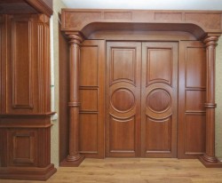 Porte en bois massif
