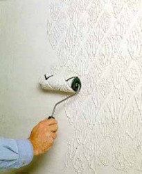 création d'un relief par un rouleau lors de la peinture