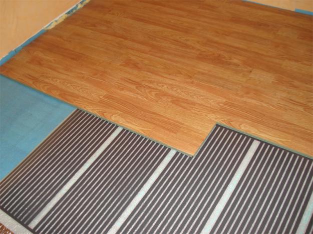 Plancher chaud sous le stratifié: comment choisir et installer de ses propres mains