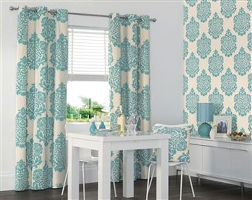 Comment choisir des rideaux pour le papier peint: couleur, motif, texture