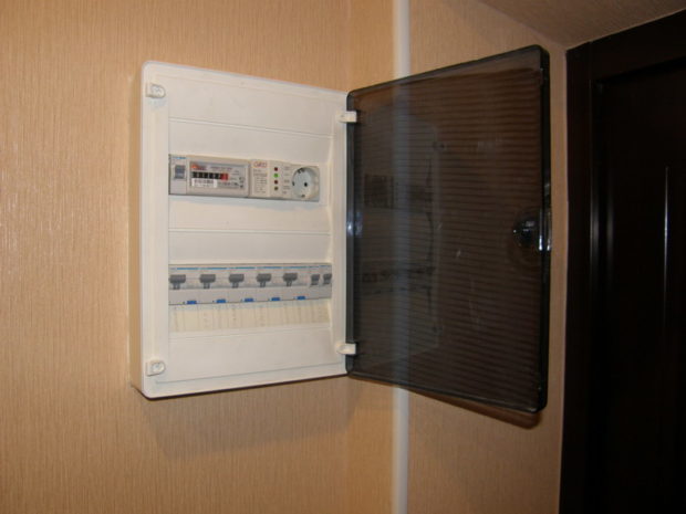 8 conseils pour choisir un standard: types de panneaux électriques