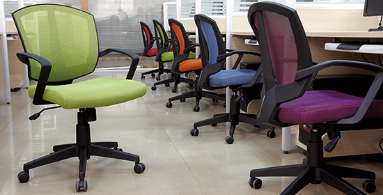 Comment choisir une chaise de bureau: 11 conseils pour choisir le meilleur modèle