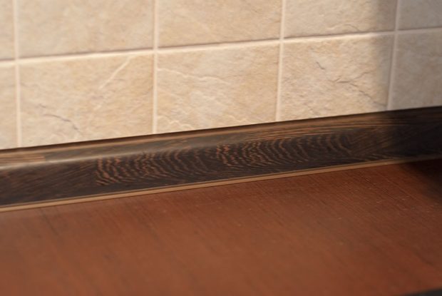 5 conseils pour choisir et installer une plinthe de cuisine pour les comptoirs