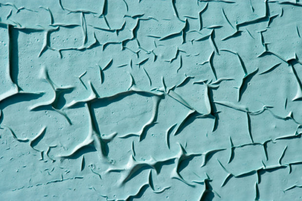 9 façons d'enlever la peinture d'un mur