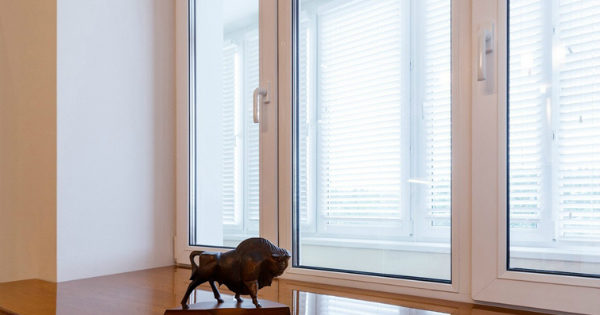 8 conseils pour décorer les pentes des fenêtres à l'intérieur et à l'extérieur