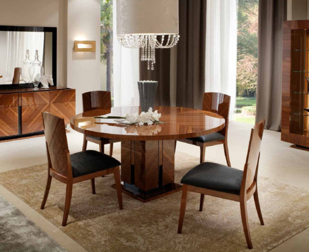 Table à manger italienne sur une jambe