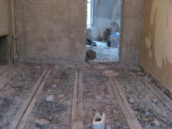 travaux de démolition dans la cuisine 2