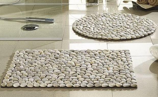 8 conseils pour choisir un tapis dans la salle de bain