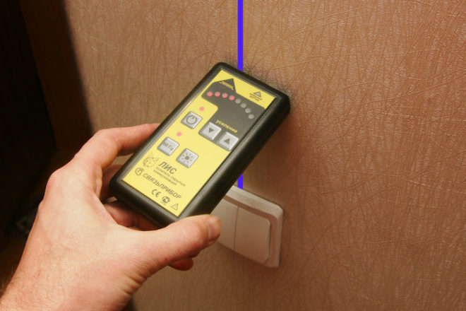 5 façons de trouver une rupture de fil dans le mur