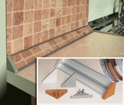 installation de plinthes dans la cuisine